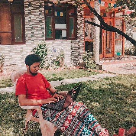 Indian Backpackers Hostel Manāli エクステリア 写真