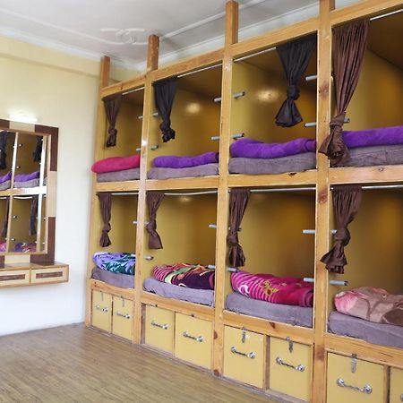 Indian Backpackers Hostel Manāli エクステリア 写真
