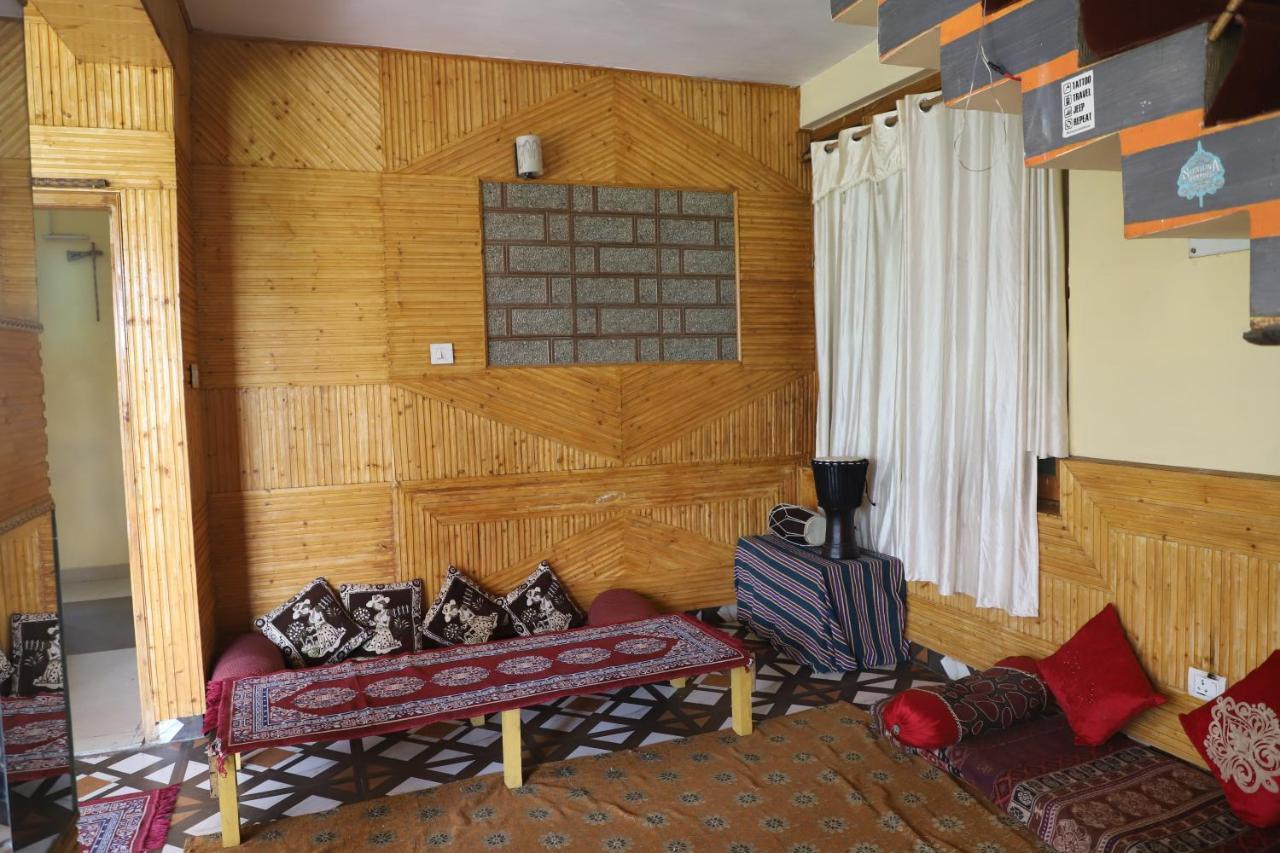 Indian Backpackers Hostel Manāli エクステリア 写真