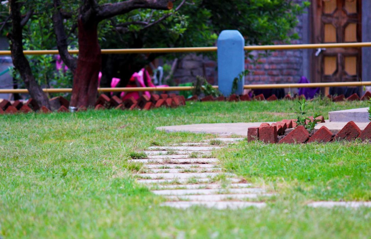 Indian Backpackers Hostel Manāli エクステリア 写真
