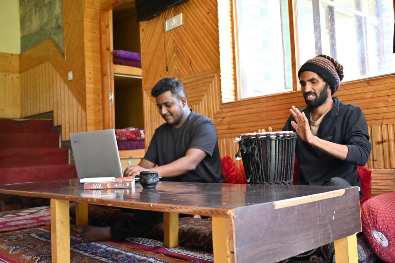 Indian Backpackers Hostel Manāli エクステリア 写真