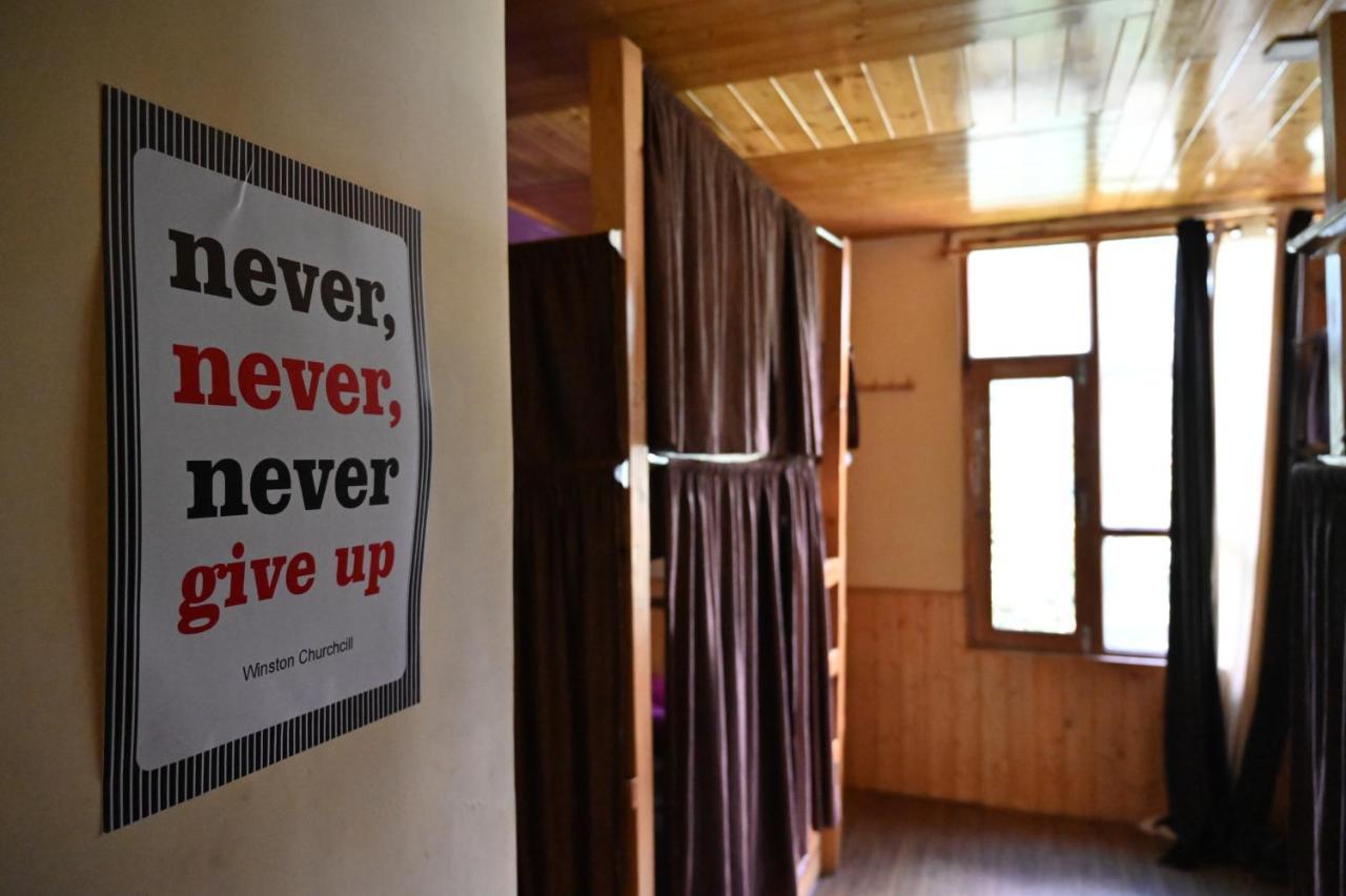 Indian Backpackers Hostel Manāli エクステリア 写真